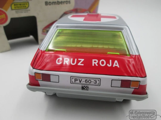Coche Renault 17 Cruz Roja. Juguetes Payva. Hojalata. 1970. Fricción