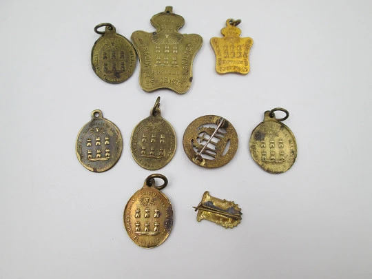 Colección medallas e insignias Cofradía del Santísimo Cristo de los Milagros. Bronce