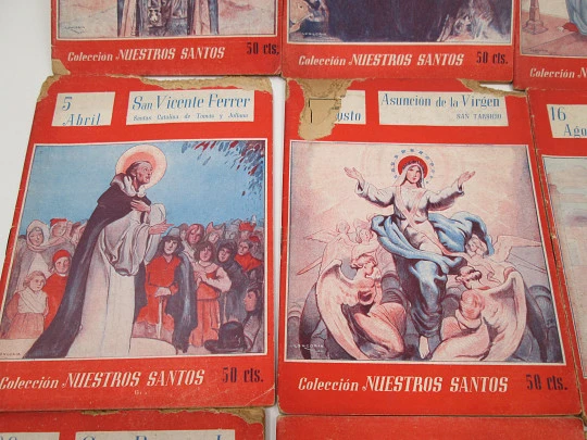 Colección Nuestros Santos. Nueve libros. Tapas blandas. Ilustraciones en negro. 1944