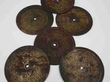 Colección seis discos metálicos perforados para Symphonion. 1890