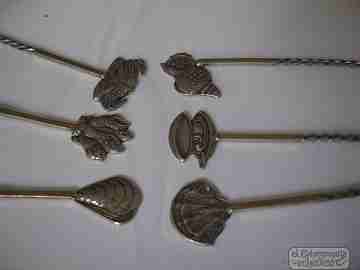 Colección seis pinchos de plata para aperitivos. Mariscos. Años 80