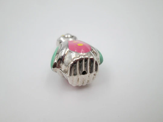 Colgante mujer Pingüino. Plata de ley y esmalte colores. Asa y argolla. 1990