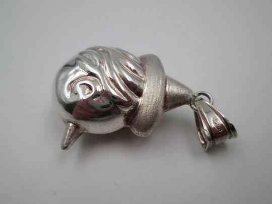 Colgante mujer Pinocho. Plata de ley brillo y satinado. Asa y argolla. 1990