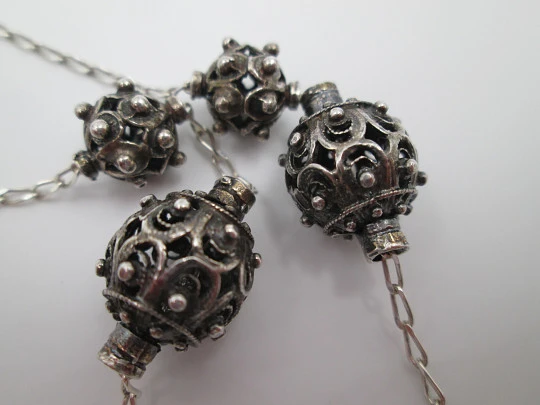 Collar charro para mujer. Plata de ley 925. Esferas caladas y castilletes. 1990