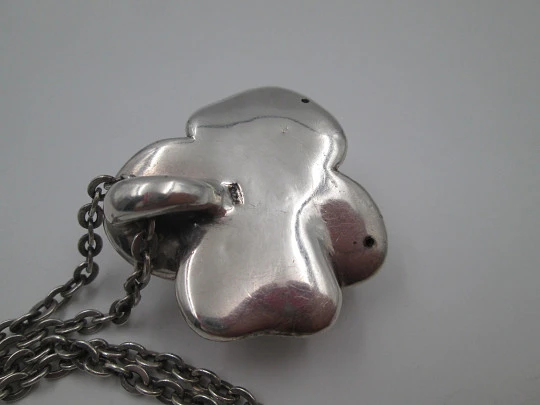 Collar para mujer en plata de ley. Cadena de eslabones y colgante rosa pétalos abiertos