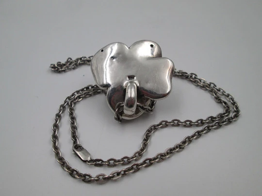 Collar para mujer en plata de ley. Cadena de eslabones y colgante rosa pétalos abiertos