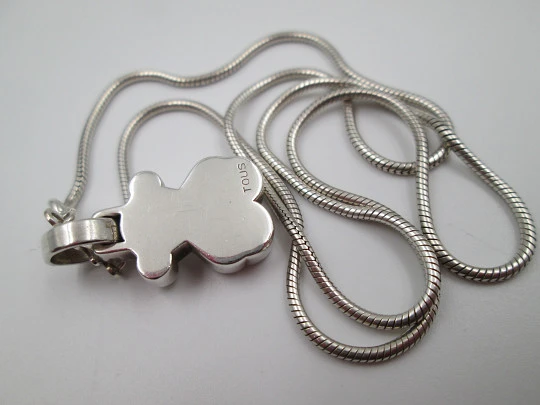 Collar para mujer joyería Tous. Colgante oso y cordón trenzado de plata de ley. España. 2015 Collar para mujer joyería Tous. Colgante oso y cordón trenzado de plata de ley. España. 2015