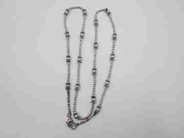 Collar para mujer. Plata de ley 925. Esferas y adornos circulares. 1970. Europa