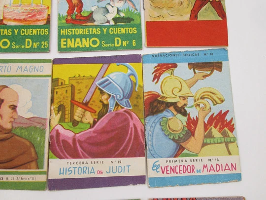 Collection of 19 small illustrated children's stories. Roma and Calleja publishers. 1960's