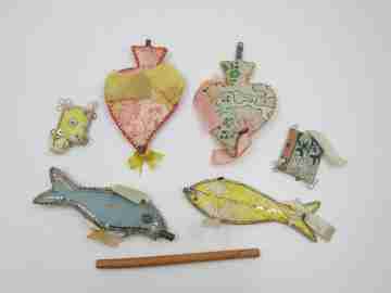 Collection of six votive offerings. Colours fabric & metal. Hearts and fishs. 1950's