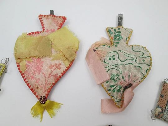 Collection of six votive offerings. Colours fabric & metal. Hearts and fishs. 1950's