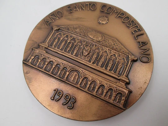 Compostela Holy Year 1993 bronze medal. High relief. ESM. Santiago apostle