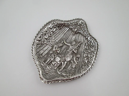 Concha de Bautismo ornamentada en plata de ley. Escena relieve bautizo de Jesús. 1980