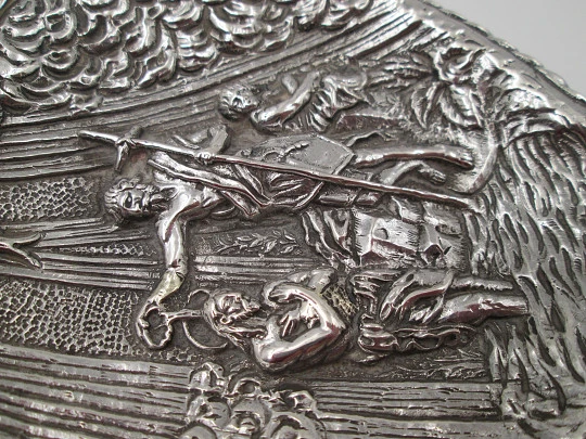 Concha de Bautismo ornamentada en plata de ley. Escena relieve bautizo de Jesús. 1980