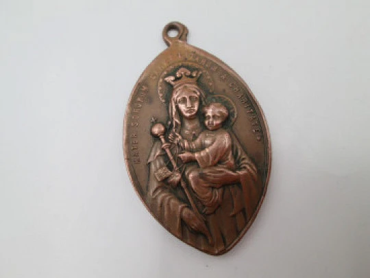 Copper medal. Virgin with Child / Jesus with Cross and Sacred Heart. Spain. 1930's