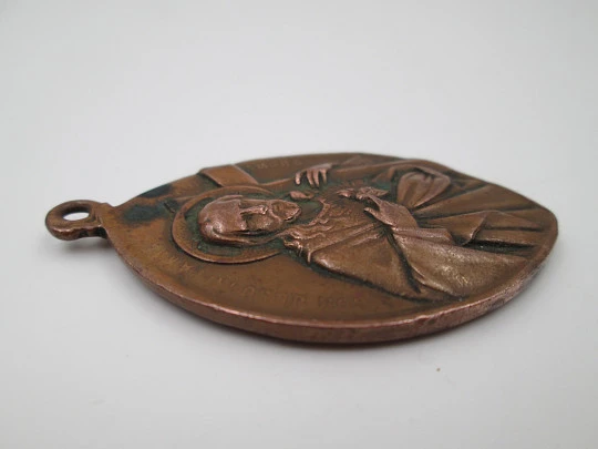 Copper medal. Virgin with Child / Jesus with Cross and Sacred Heart. Spain. 1930's