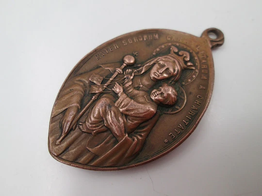 Copper medal. Virgin with Child / Jesus with Cross and Sacred Heart. Spain. 1930's