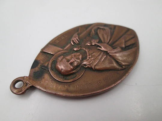 Copper medal. Virgin with Child / Jesus with Cross and Sacred Heart. Spain. 1930's