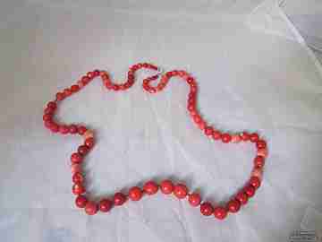 Coral necklace. Red veined white. Circa: 1960's. Metal rings