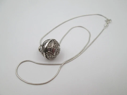 Cord with decorated sphere caller of angels. 925 sterling silver. Spain