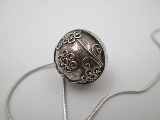 Cord with decorated sphere caller of angels. 925 sterling silver. Spain