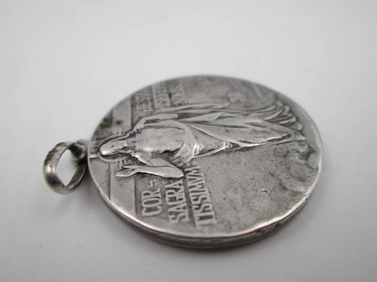 Coronation of the Virgin of Queralt (Berga) medal. Sterling silver. Hole and ring. 1916