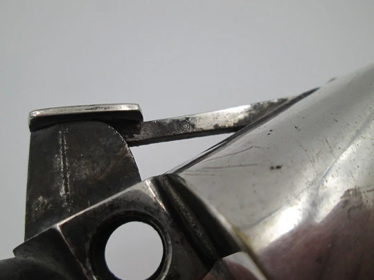 Cortapuros de despacho Pfeilring (Solingen). Cuerno de asta y acero niquelado. Alemania