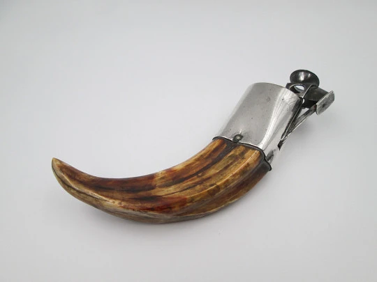 Cortapuros de despacho Pfeilring (Solingen). Cuerno de asta y acero niquelado. Alemania