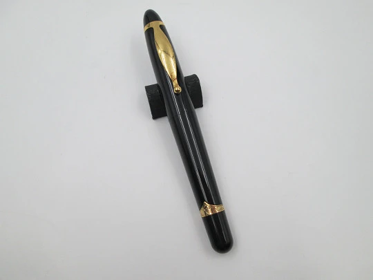 Creeks 'n' Creeks fountain pen and ballpoint set. Gold plated & black resin. France. 1980's