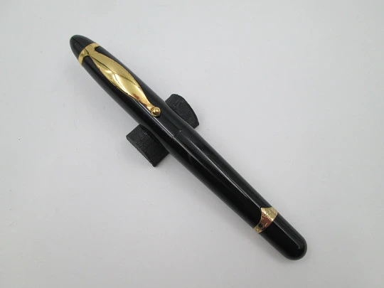 Creeks 'n' Creeks fountain pen and ballpoint set. Gold plated & black resin. France. 1980's