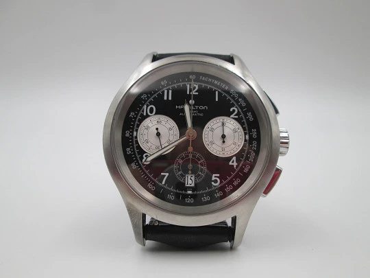 Cronógrafo automático Hamilton Khaki. Acero inoxidable. Esfera negra. Suiza. 2010