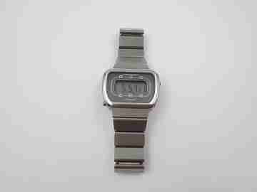 Cronógrafo digital Longines. Acero inoxidable. Cuarzo. Brazalete. 1976