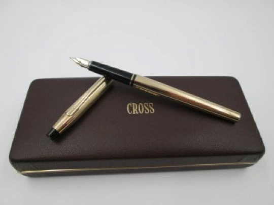 Cross Century Classic. 10k rolled gold. Lines pattern. Box. Converter. 1990's