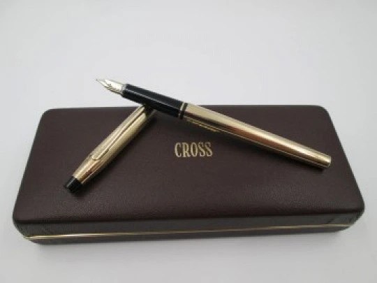 Cross Century Classic. Laminada oro 10k. Estuche. Convertidor. Patrón lineal. 1990