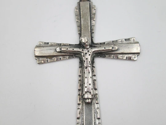 Cross crucifix big size pendant. 925 sterling silver. Ring and handle on top. 1970's. Spain