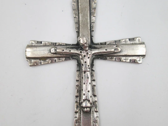 Cross crucifix big size pendant. 925 sterling silver. Ring and handle on top. 1970's. Spain