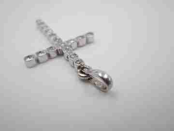 Cross pendant. 18k white gold & 16 diamonds (brilliant cut). 1990's
