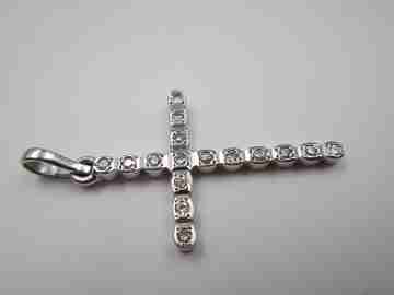 Cross pendant. 18k white gold & 16 diamonds (brilliant cut). 1990's