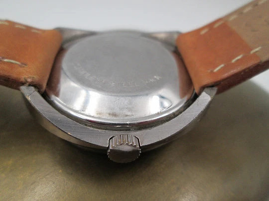 Crown. Chrome metal & stainless steel. Automatic. 1970's. Calendar. Strap