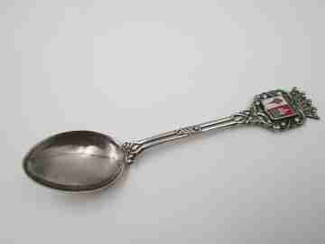Cuchara Aranjuez. Plata de ley y esmalte colores. Escudo y motivos vegetales