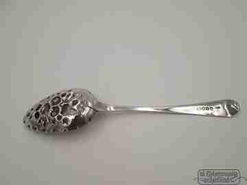 Cuchara decorada. Plata de ley. Siglo XVIII. Richard Crossley. Frutas