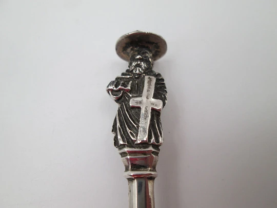 Cuchara San Juan apóstol. Plata de ley. Thomas Bradbury & Sons. Inglaterra. 1910