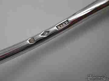 Cucharón escurridor para aceitunas. Plata de ley. Estuche. Concha. 1940