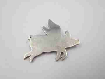 Curioso broche mujer. Cerdo con alas. Plata de ley 925. Argolla. Europa. 1980
