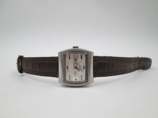 Cyma Conquistador Synchron. Stainless steel. Automatic. Square case. Date & day. 1970's