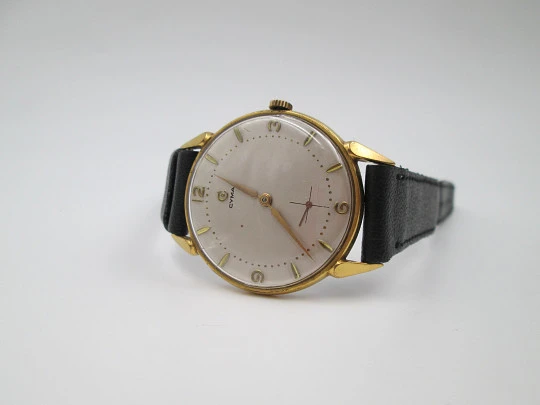 Cyma Tavannes. 10 microns gold plated and steel. Manual wind. 1950's. Swiss