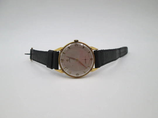 Cyma Tavannes. 10 microns gold plated and steel. Manual wind. 1950's. Swiss