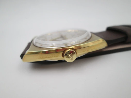 Cyma. Chapado oro 20 micras y acero. Caja cuadrada. Automático. Suiza. 1970