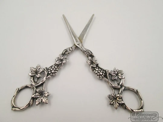 Decorative sterling silver scissors. Vine leaves and grapes