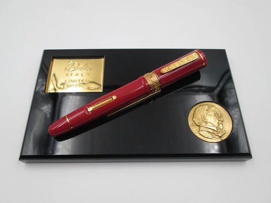 Delta Joaquin Rodrigo. Special limited edition. Burgundy resin & vermeil silver